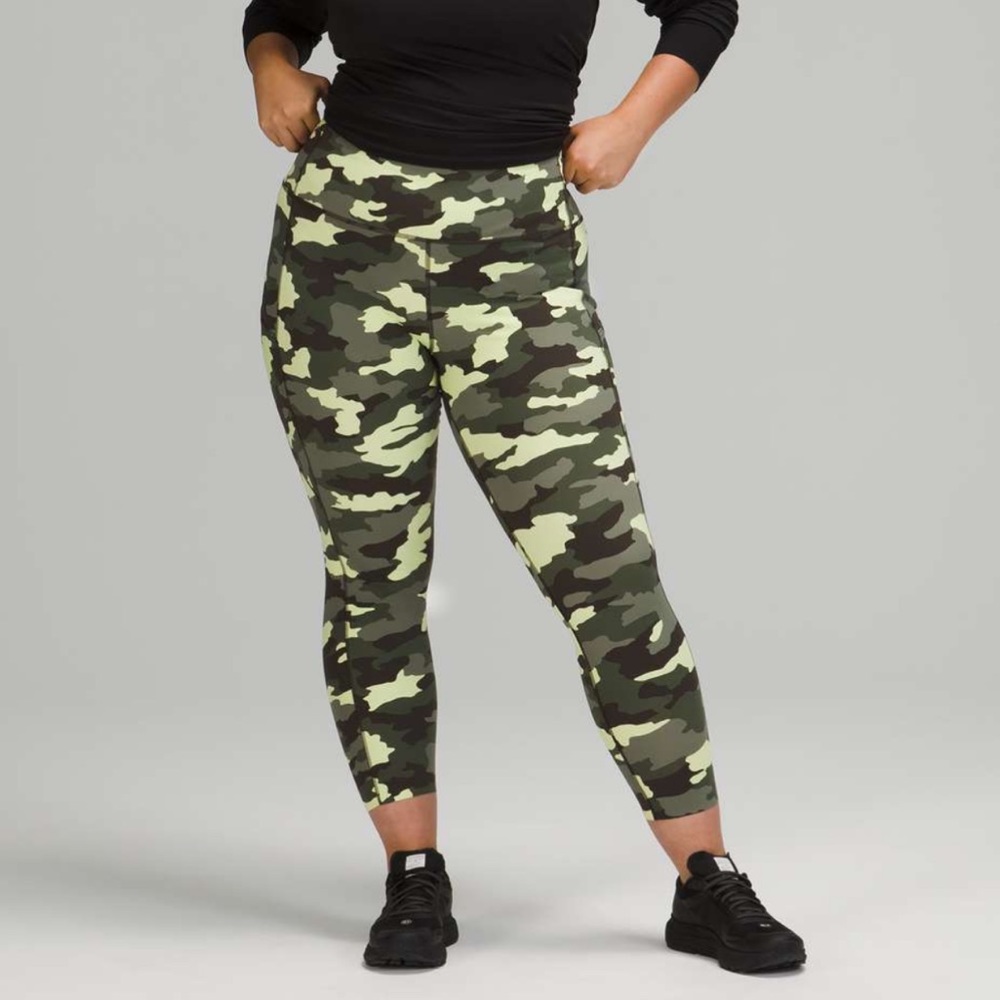 25" Lululemon Fast and Free High-Rise Crop - NWT Size 4 - 365 Camo Crispin Green